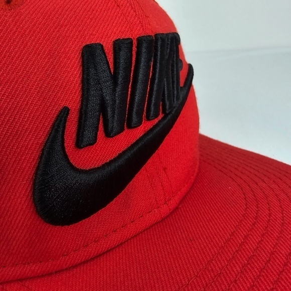 NIKE TRUE FUTURA --Raised Nike Logo Swoosh Black and Red Cap - SnapBack Hat - Picture 2 of 10